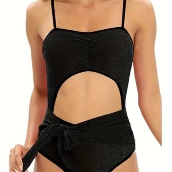 Sexy Elegant One-Piece Swimsuit - Picture 3 of 5